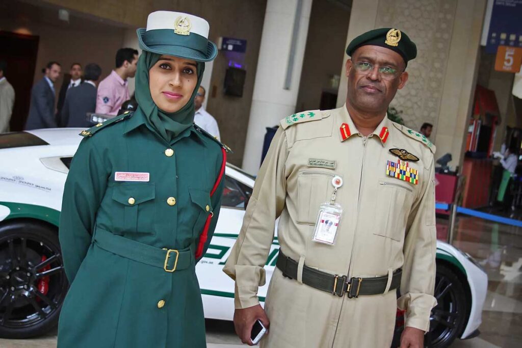 dubai police salary per month